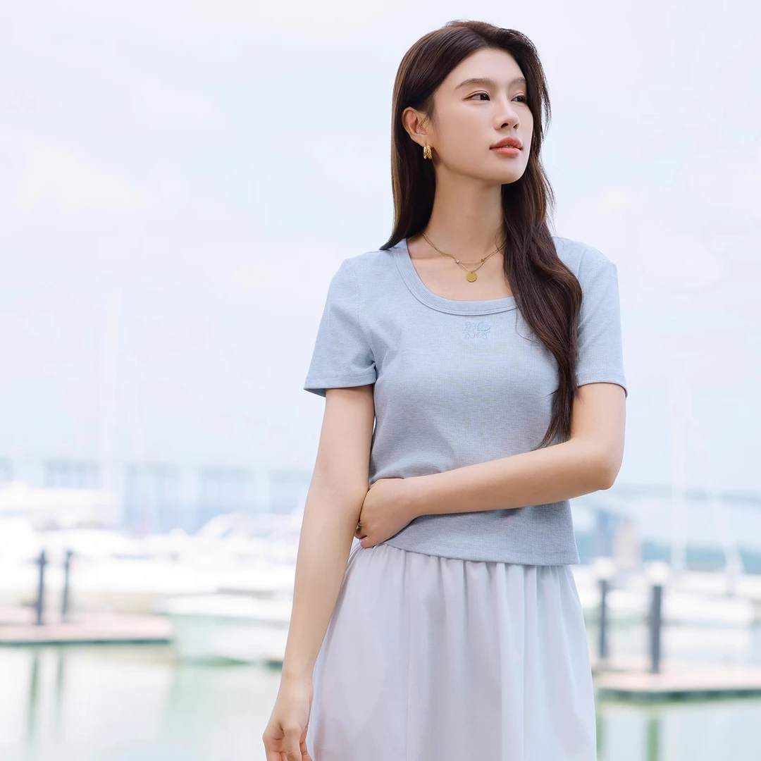 朵以2025门店新款短袖高腰短款T恤针织上衣40DX339008