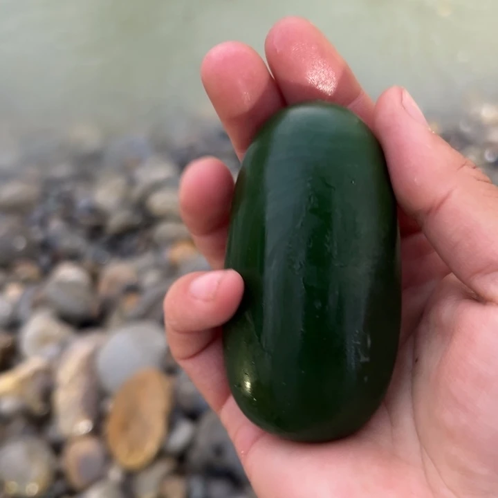 和田玉（糖玉）未镶嵌珠宝奇石