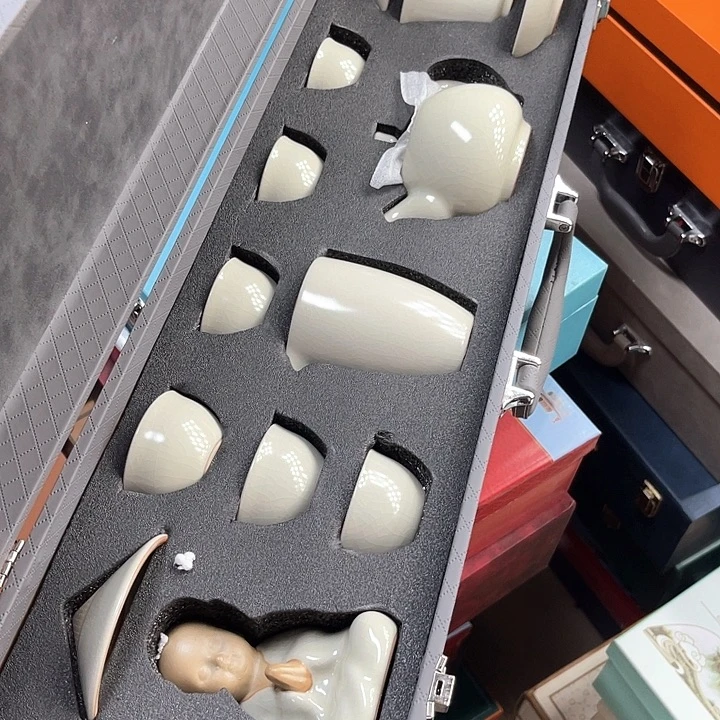 孤品茶具套装等。