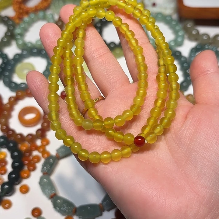 三***）蛇纹石玉未镶嵌手串