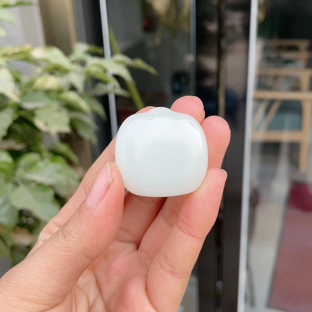 267417玉美人小程新疆和田玉山料白玉平安牌挂件