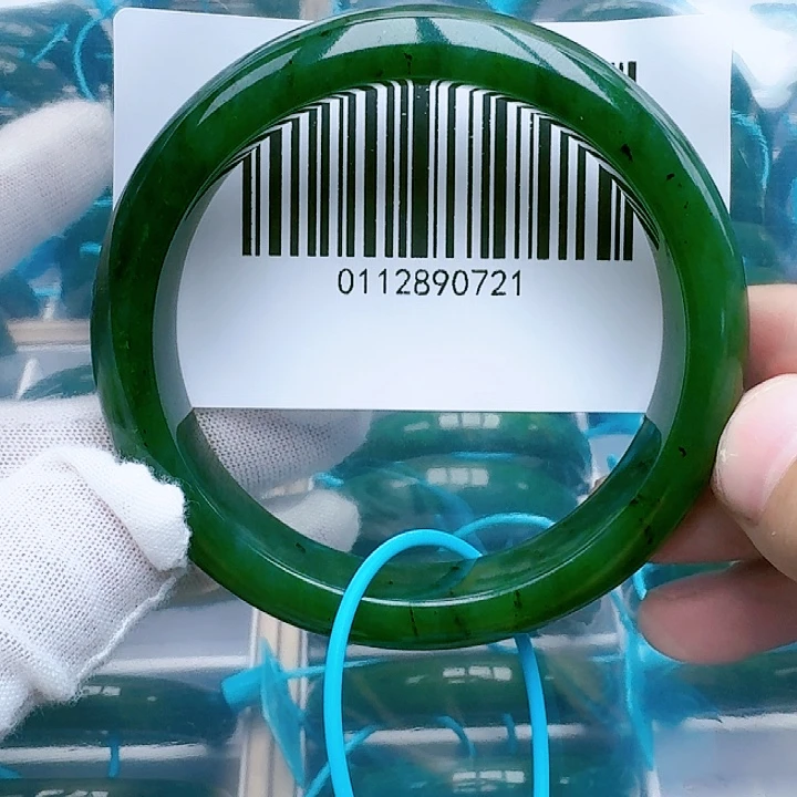 和田玉手镯未镶嵌包容61