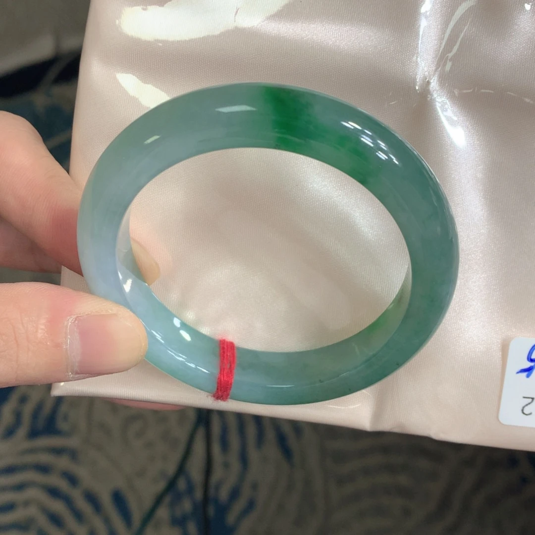 翡翠未镶嵌手镯翡翠