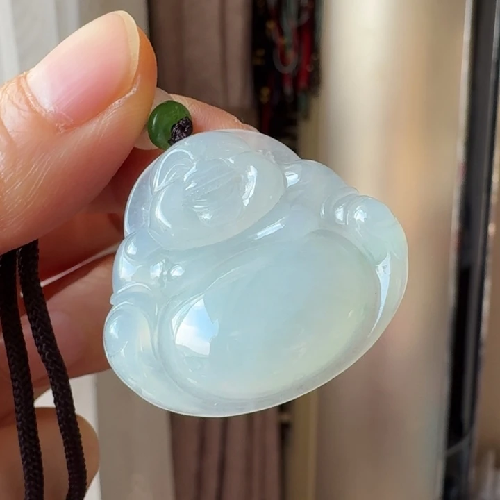 翡翠未镶嵌颈饰佛公