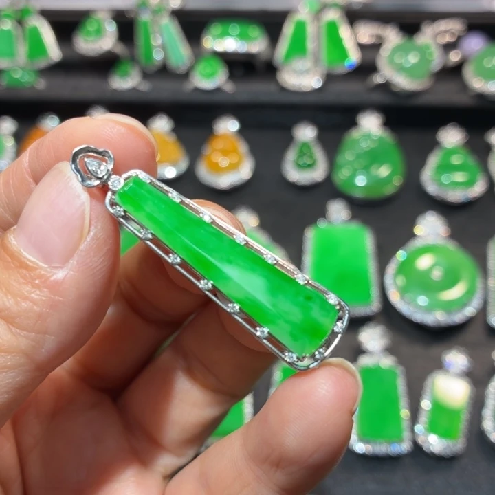翡翠18K金镶嵌吊坠(不含链)翡翠
