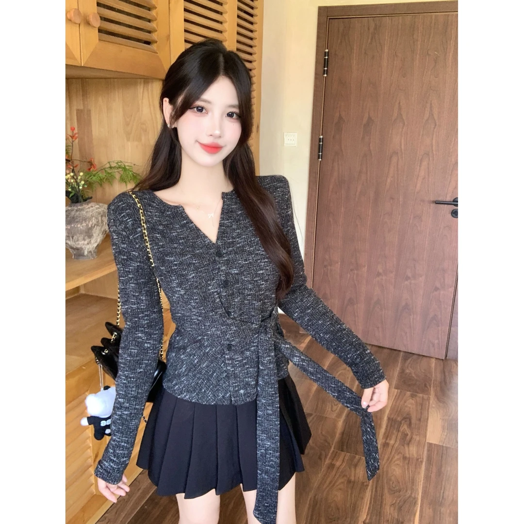 春秋款痞帅炸街风女装韩式大码休闲绑带V领拼接ins设计感气质小衫