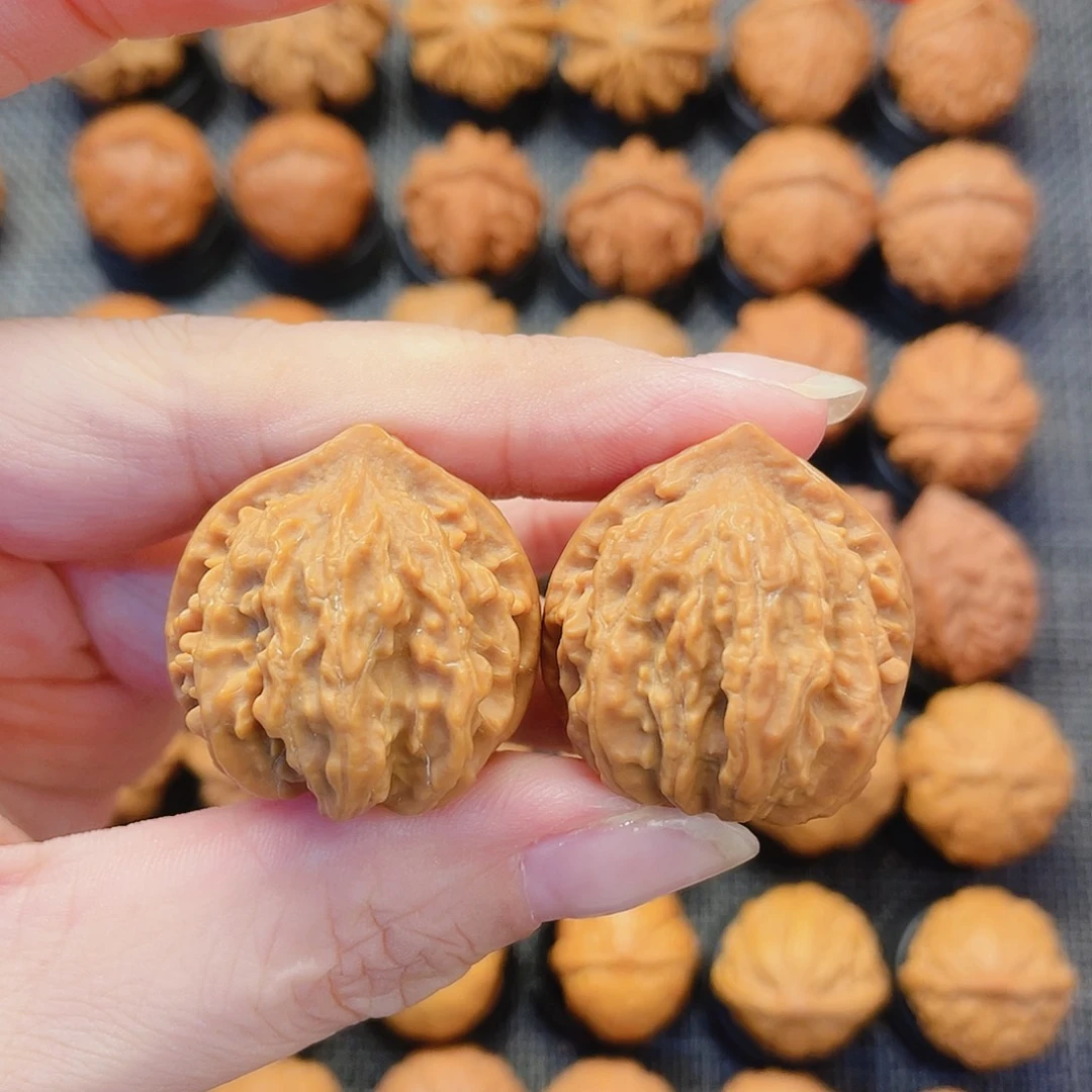 文玩核桃把件太阳花