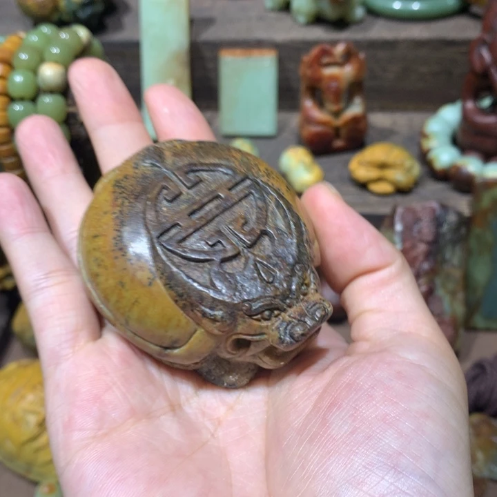 岫岩河磨玉（透闪石质玉）未镶嵌把件