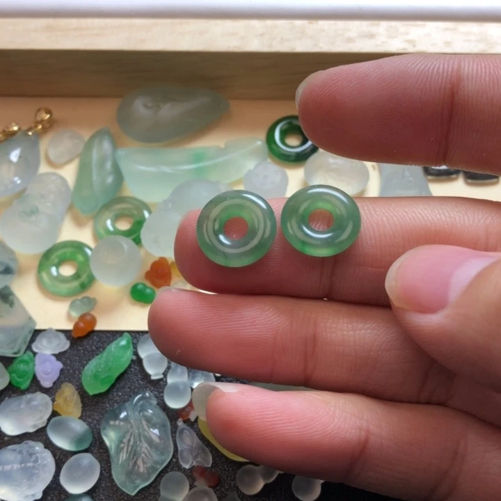 定制翡翠未镶嵌挂件