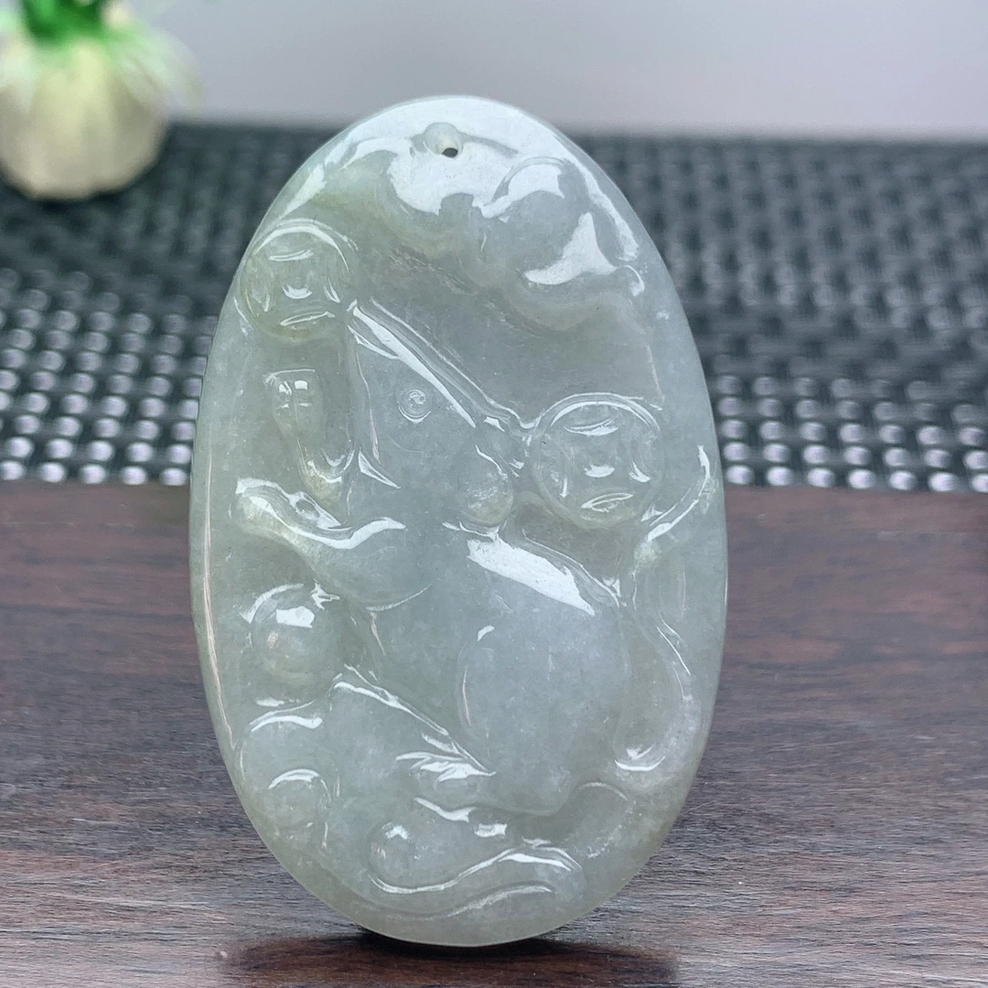 天然缅甸翡翠A货糯冰种生肖老灰鼠牌吊坠冰透仿古精雕俏色挂坠