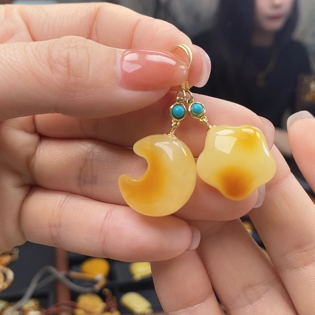 裸石琥珀未镶嵌成品