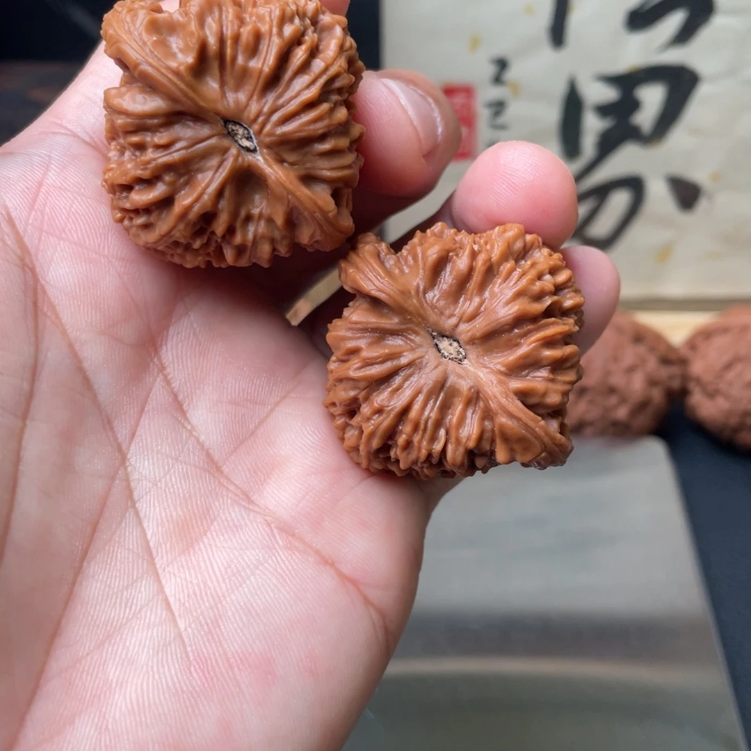 ゛***╰吊坠文玩核桃南疆石