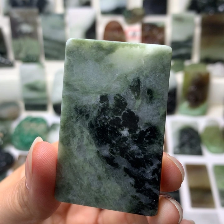 独山玉未镶嵌颈饰