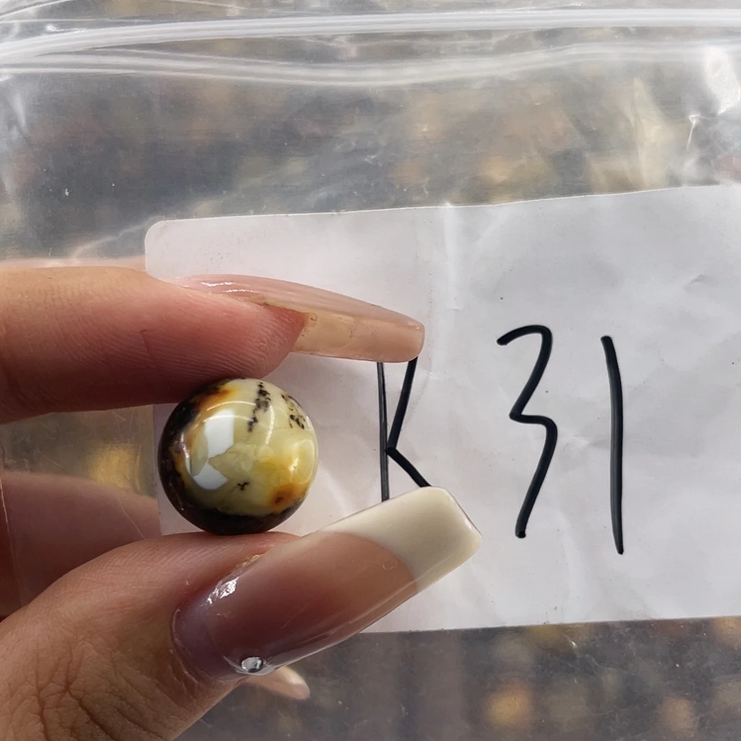 琥珀未镶嵌裸石13.7福利