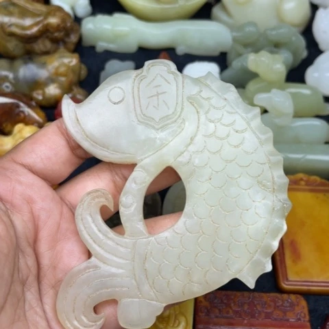 未镶嵌蛇纹石玉颈饰37