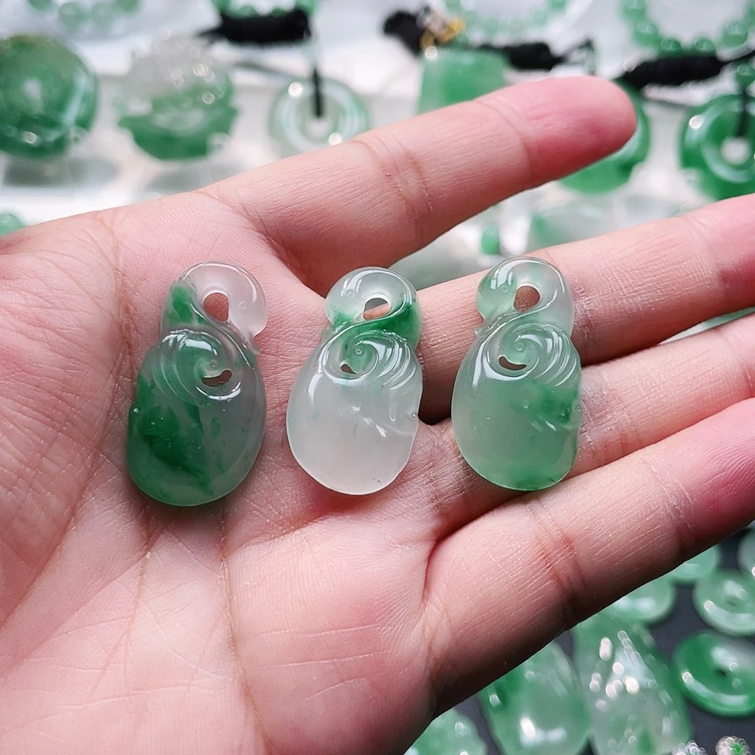 石英质玉（非洲翠）未镶嵌吊坠(不含链)