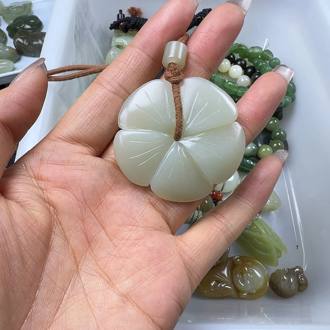 江***人和田玉未镶嵌吊坠(不含链)买断价，不退不换（柔光）