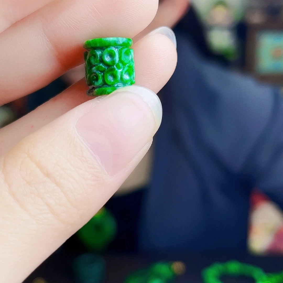 颈饰未镶嵌翡翠多样性