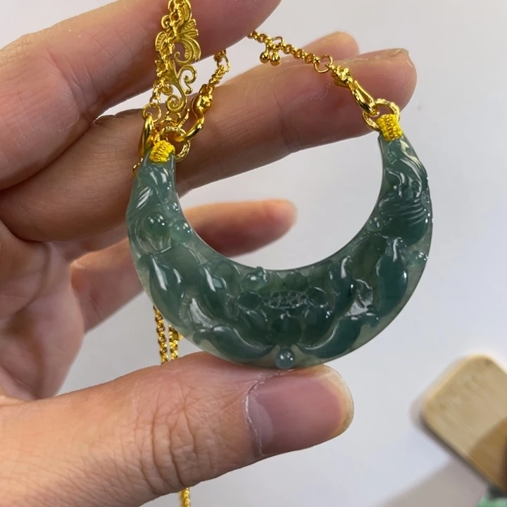 翡翠吊坠(赠链)未镶嵌代编织