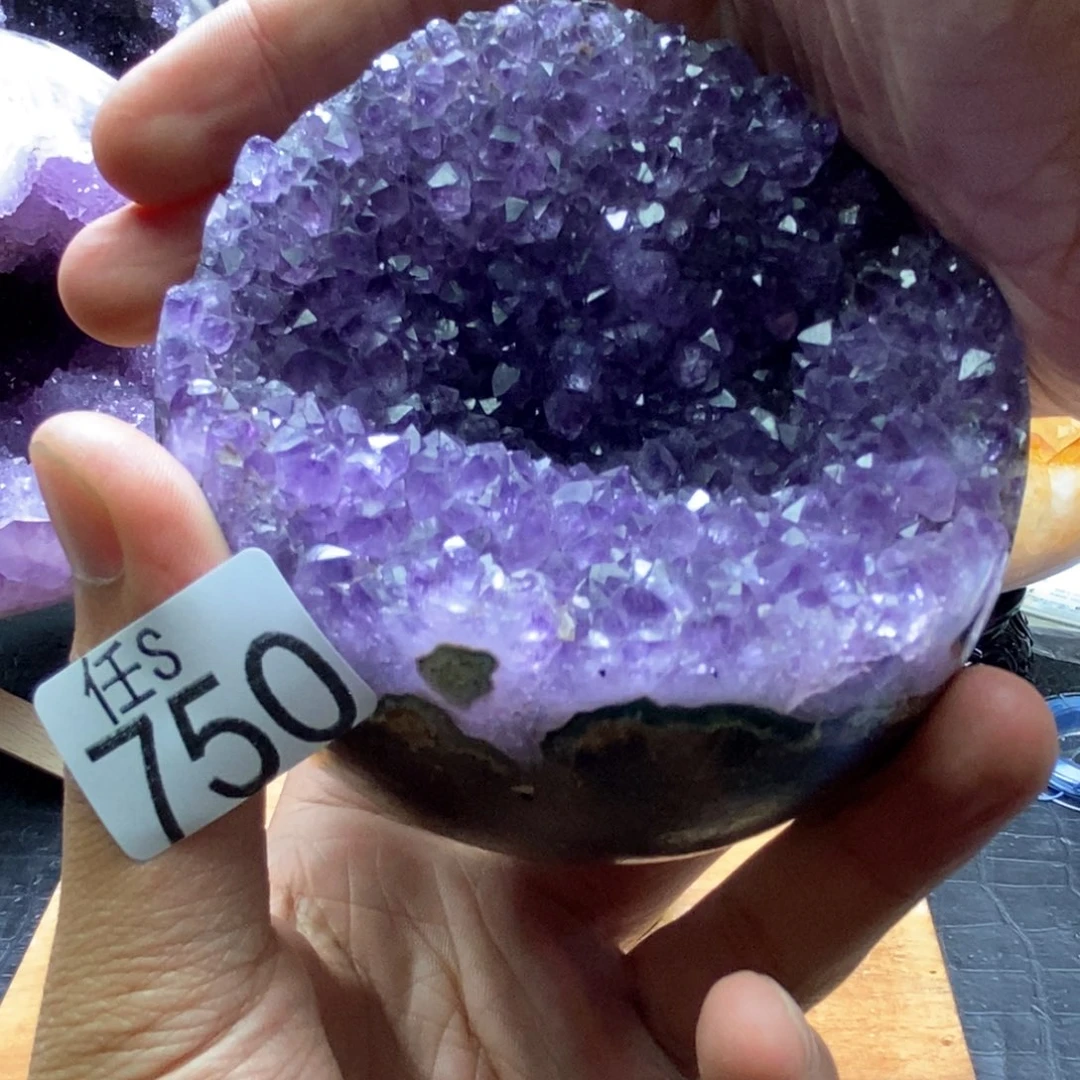 未镶嵌水晶大型摆件（非配饰）