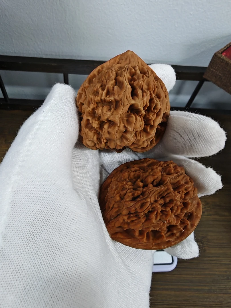 精品四座楼文玩核桃手把件适合男士盘玩的古玩 多样性发货A56