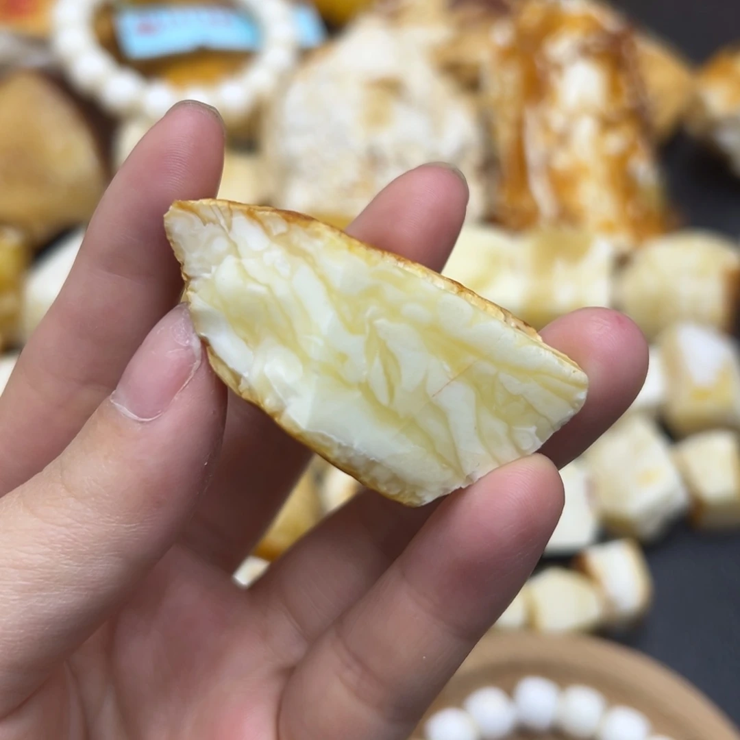 定制琥珀未镶嵌蜜蜡