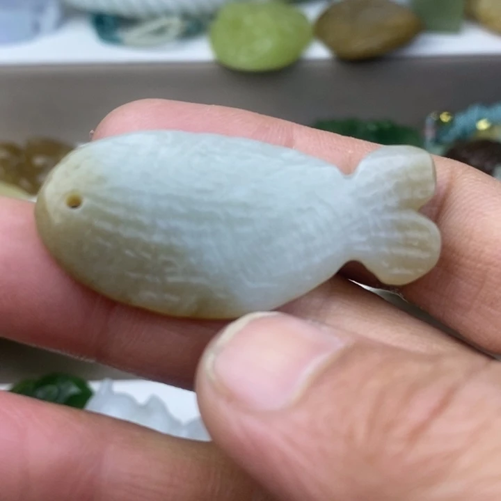 和田玉未镶嵌颈饰