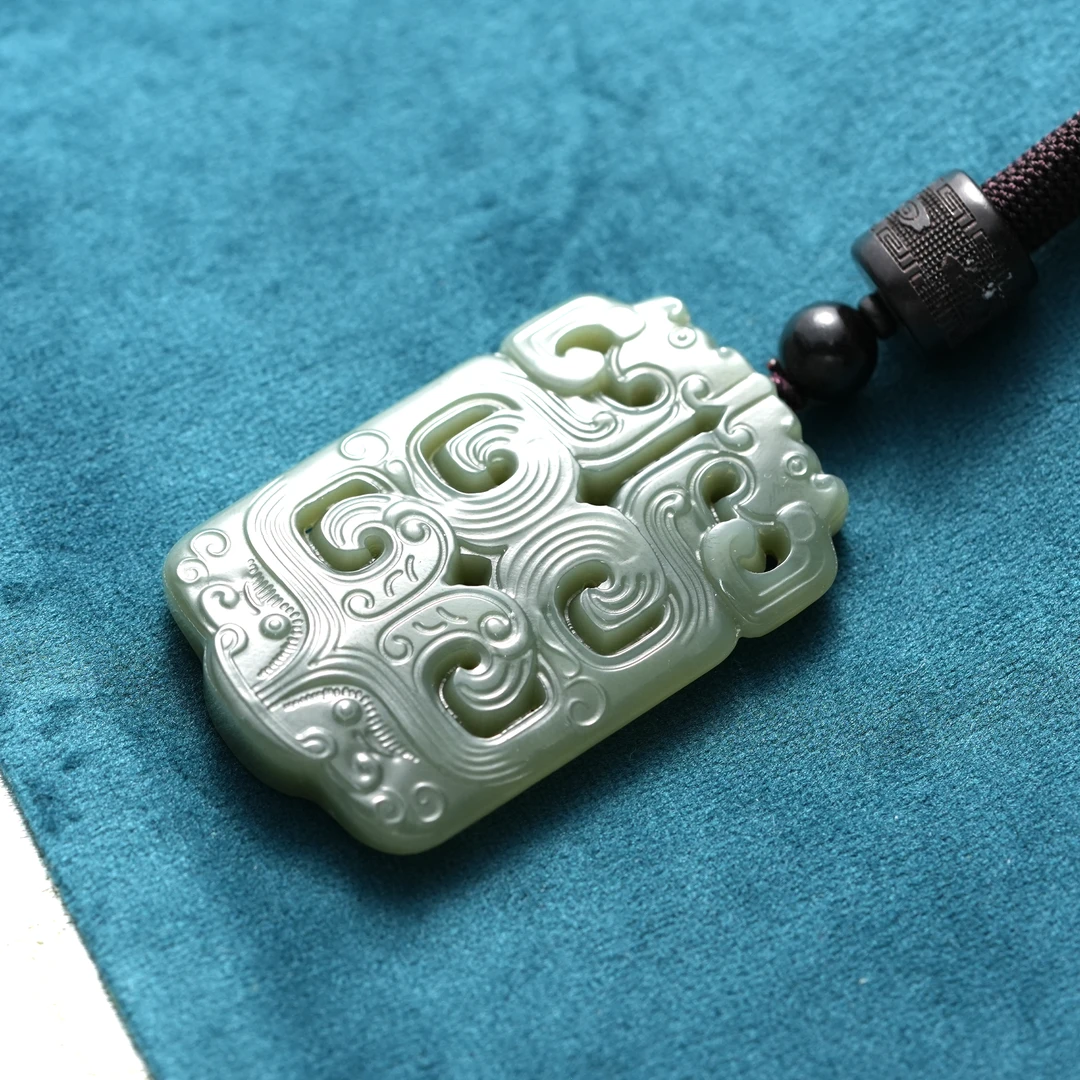 天然新疆和田玉复古牌无事牌吊坠挂件 多样性发其一