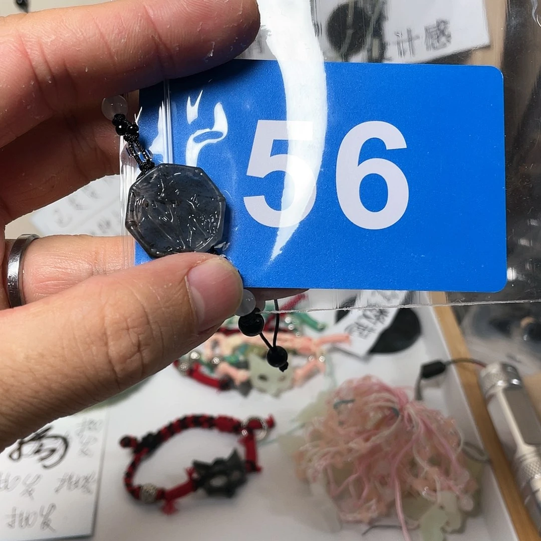 蛇纹石玉颈饰合金