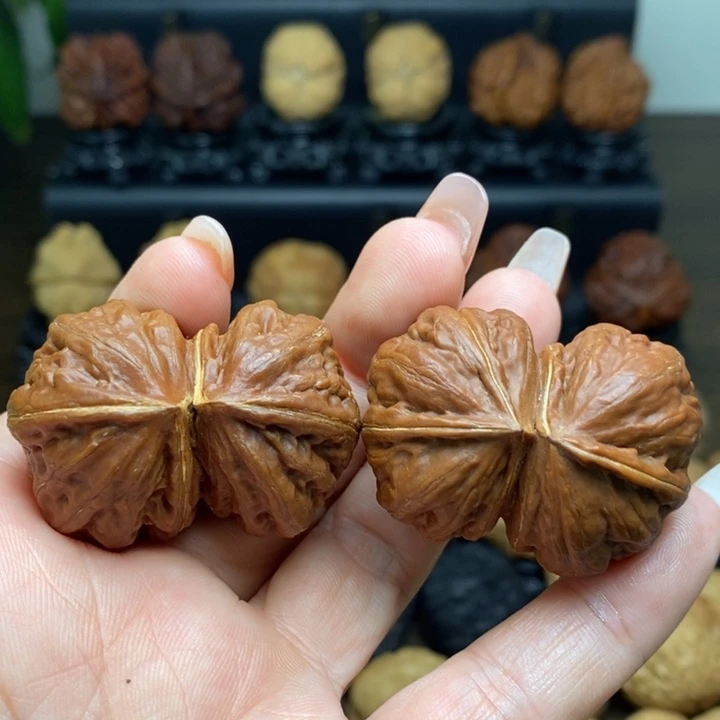 小***递文玩核桃吊坠秋子连体