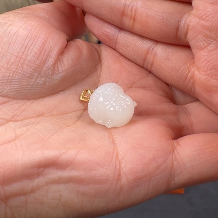 和田玉18K金镶嵌颈饰