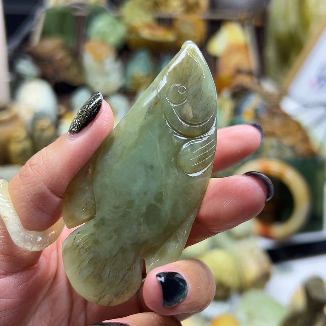 颈饰未镶嵌岫岩老玉（透闪石质玉）老玉鱼手玩