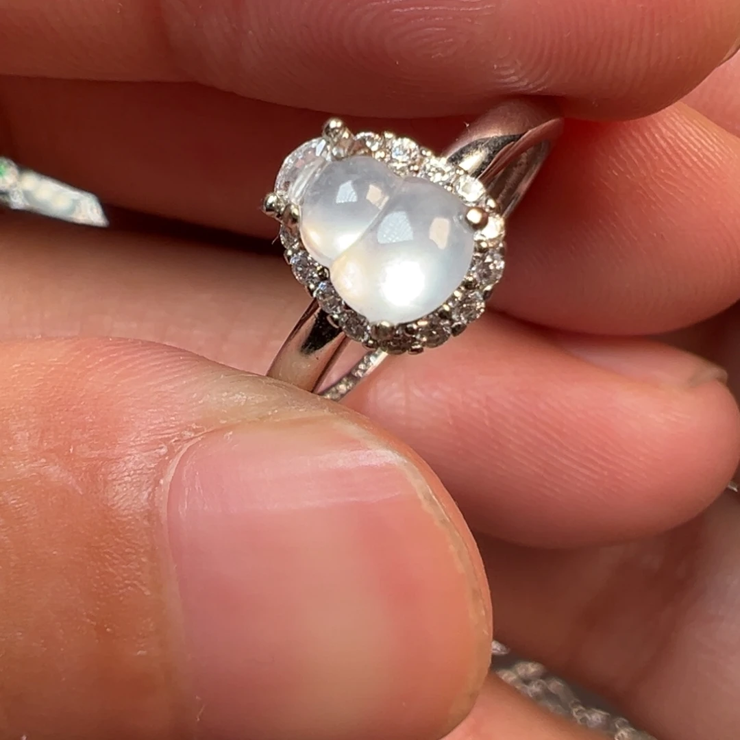 翡翠银S925镶嵌戒指葫芦