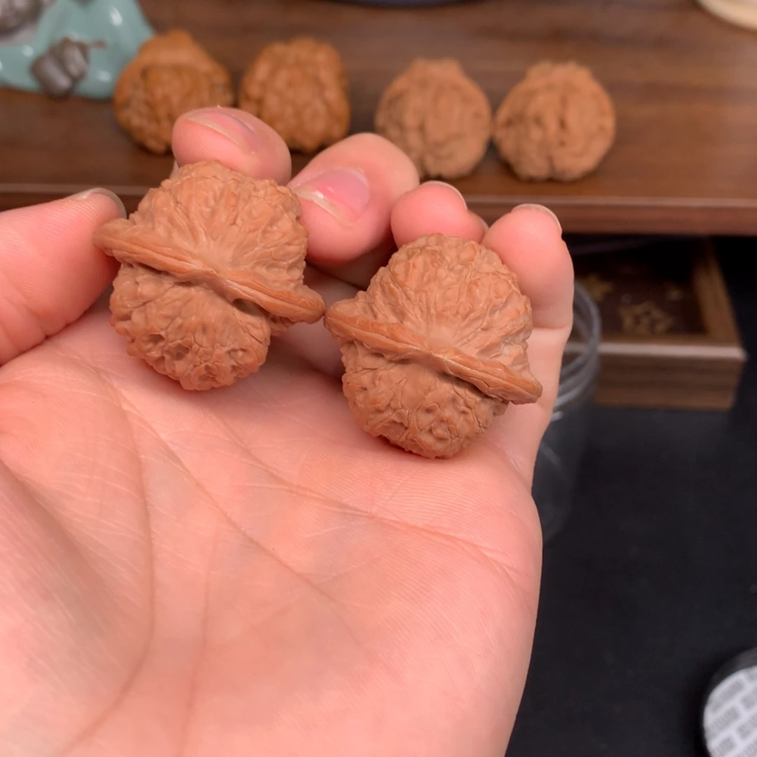 Y***文玩核桃吊坠35血麒麟