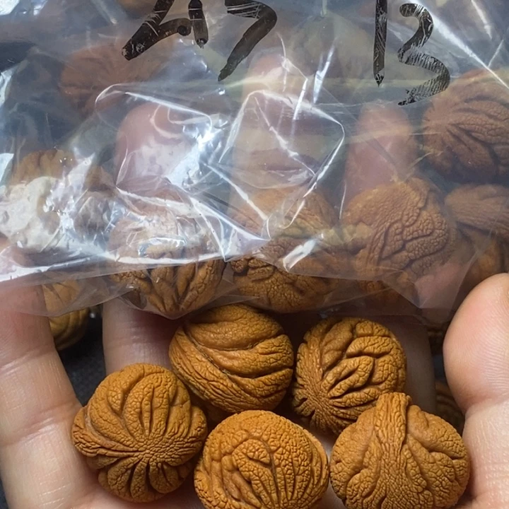 木质类秦岭山野生桃核