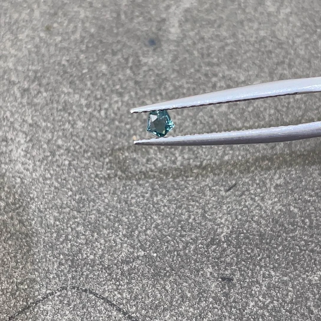 尖晶石裸石未镶嵌