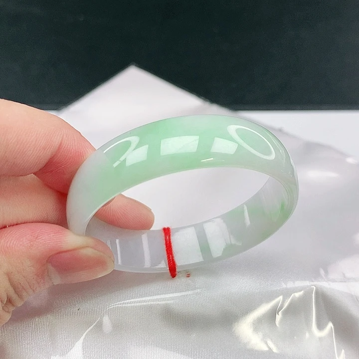 翡翠未镶嵌手镯圈49。05044