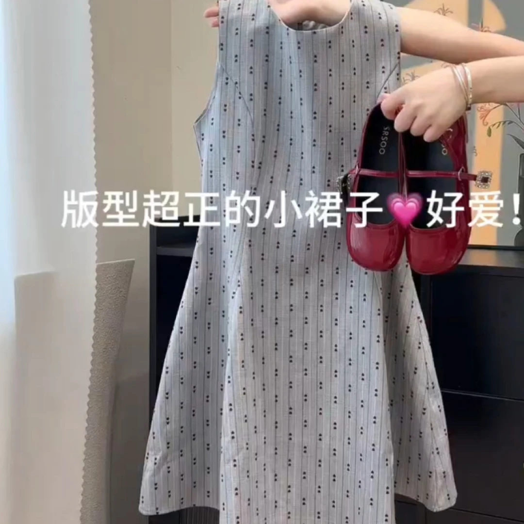 夏季新款法式气质复古小桃心学院风气质收腰显瘦圆领背心连衣裙女