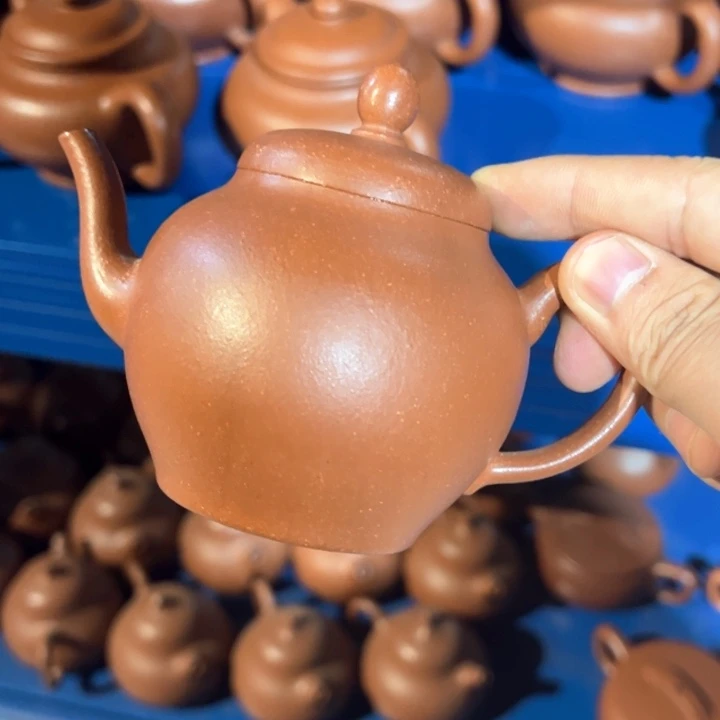 紫砂茶壶………………………………………………………………