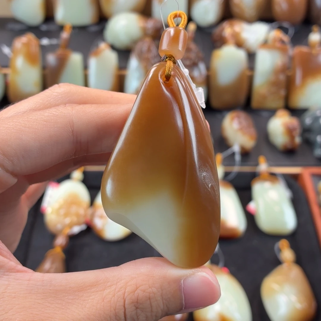 颈饰未镶嵌和田玉