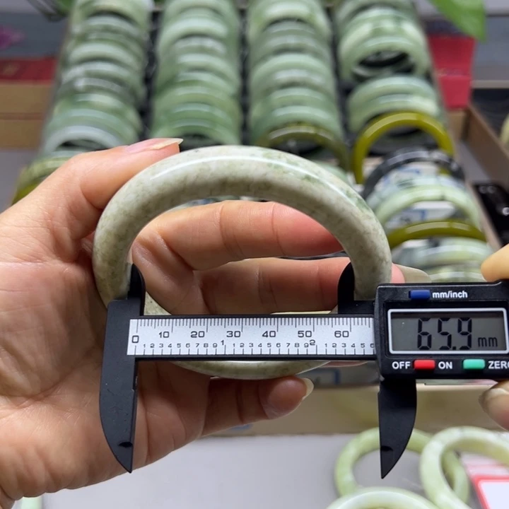 蛇纹石玉未镶嵌手镯20