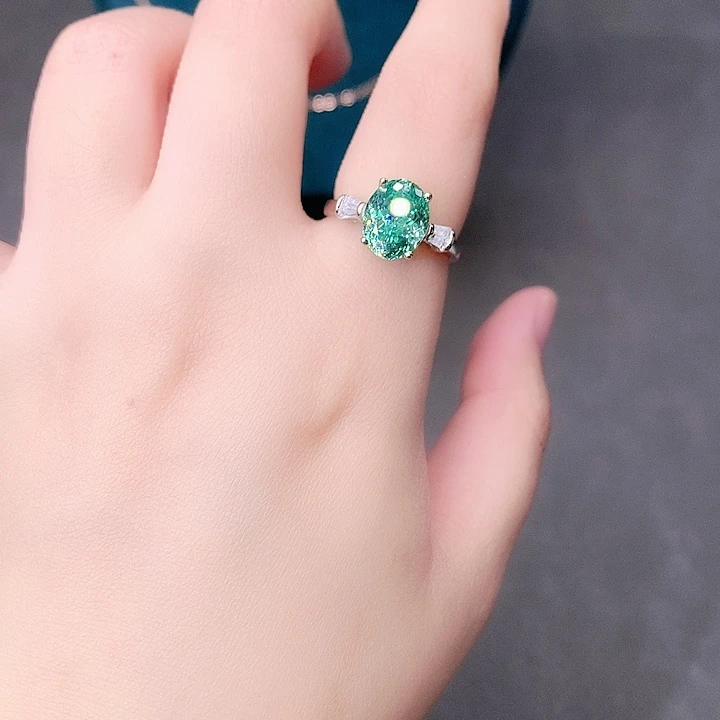 银S925镶嵌戒指石榴石（沙弗莱）