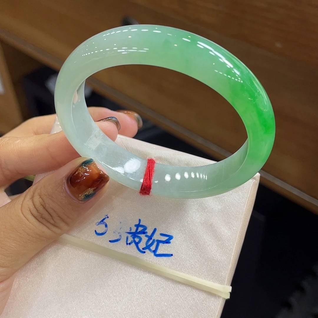 翡翠未镶嵌手镯39号53贵妃