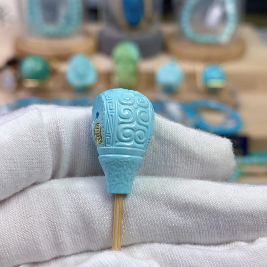 绿松石未镶嵌珠宝奇石