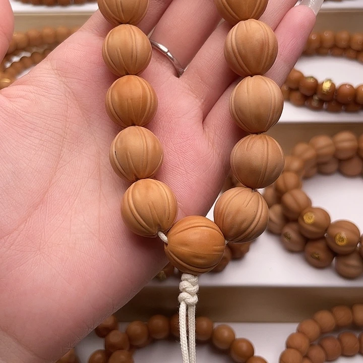 猴头核桃吊坠露眼款大铁核手持