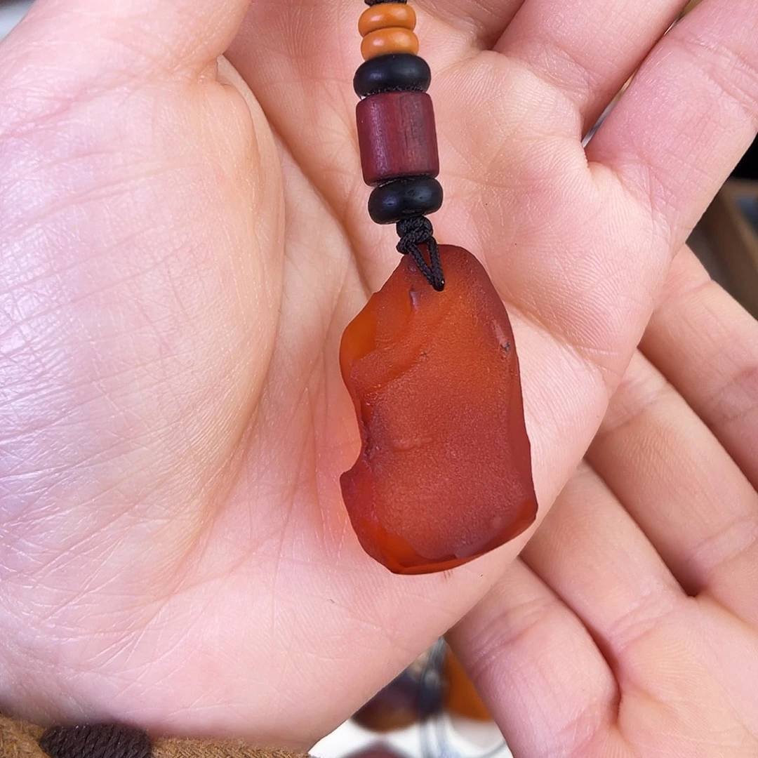 琥珀珠宝奇石未镶嵌，