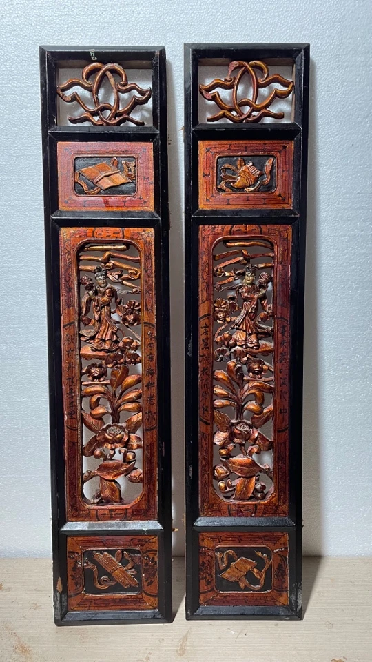 一对漂亮的人物挂屏，雕工精美，装饰佳品。