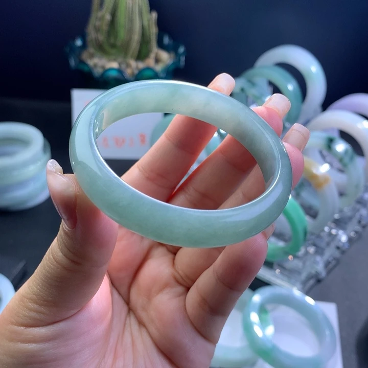 丸****定制翡翠未镶嵌缅甸a货翡翠手镯