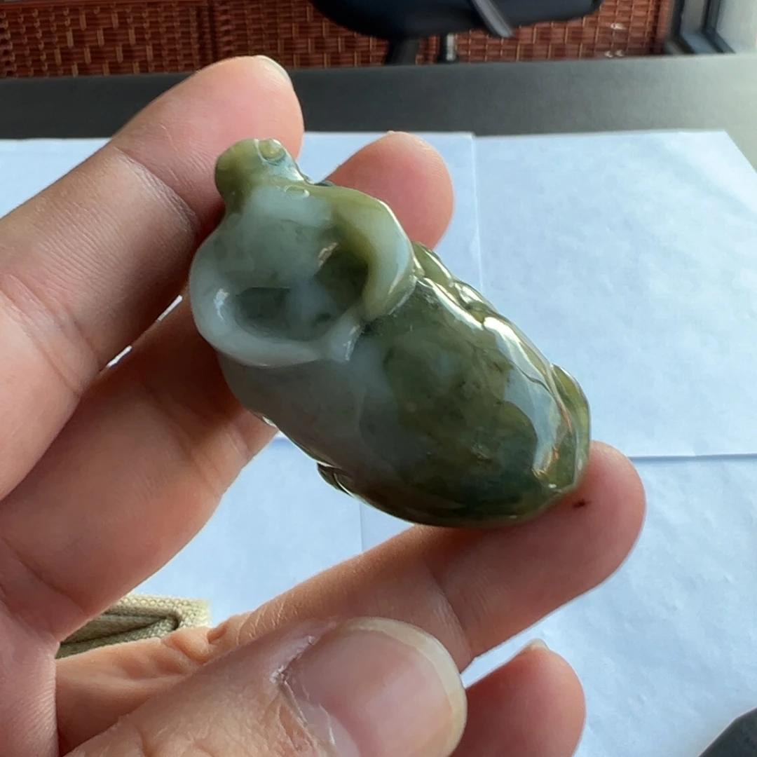 翡翠未镶嵌颈饰挂件