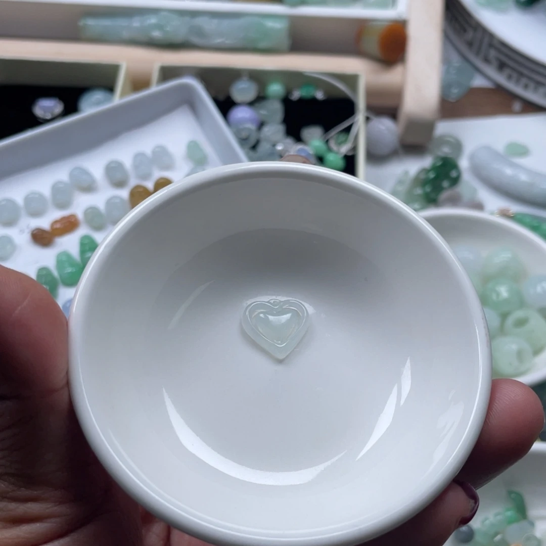 翡翠颈饰未镶嵌56895679